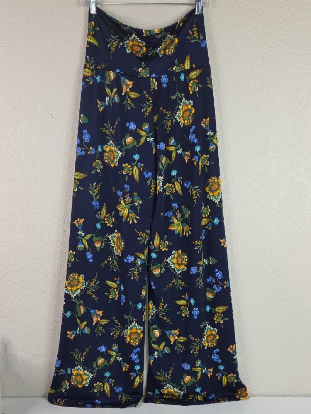Acting Pro Navy Wide-Leg Floral Pants with Yellow & Blue Blooms